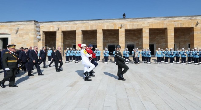 'Büyük Zaferi heyecan ve iftiharla kutluyoruz'