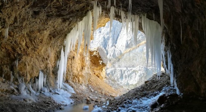 'Taş Yolu' buz tuttu