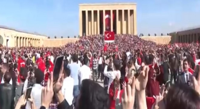 1 milyondan fazla kişi Anıtkabir'i ziyaret etti