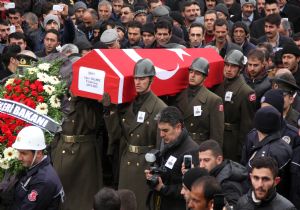 Gülmez, gözyaşı ve dualarla uğurlandı