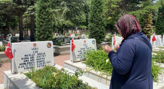 33 şehit gözyaşı ve dualarla anıldı