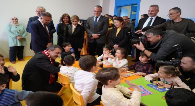 Alev Alatlı'ya vefa