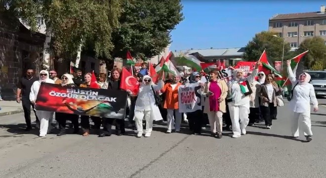 Ardahan'da kadınlar Filistin için yürüdü