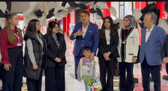 Bahçeşehir'de Minik ellerin büyük eserleri Erzurum'da sergilendi