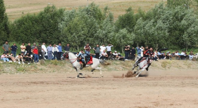 Bayburt'ta 'Dede Korkut Cirit Müsabakası' düzenlendi