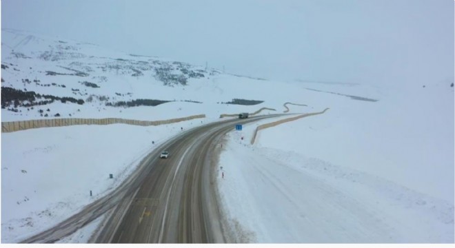 Bayburt ve Erzincan'ın yüksek kesimlerinde kar