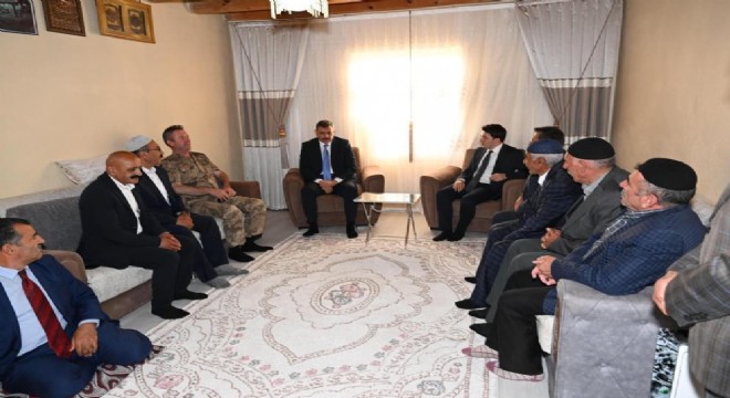 Çiftçi, 23 yıl önceki çay davetini unutmadı