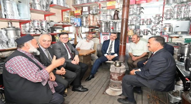 Çiftçi, Kavaflar çarşısı esnafıyla buluştu