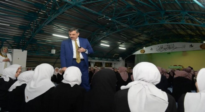 Çiftçi Kız Kur'ân Kursu'nu ziyaret etti