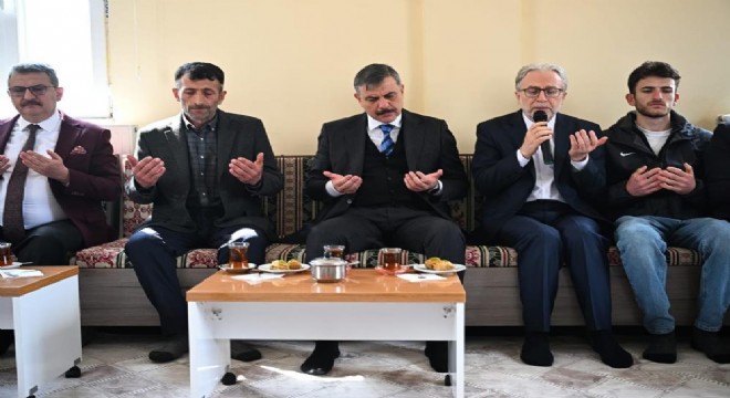 Çiftçi şehid ailesinin acısını paylaştı