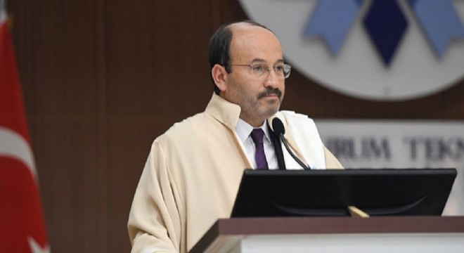 ETÜ'de Akademik Giysi ve ödül töreni