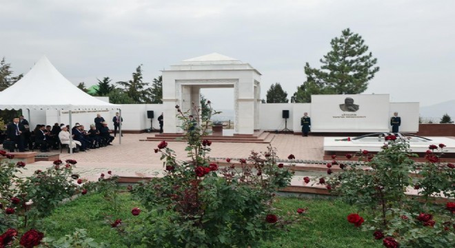 Erdoğan, Ata Beyit Anıtı'nı ziyaret etti