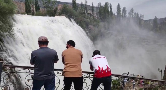 Fotoğraf sanatçıları Tortum ve Uzundere'de buluştu