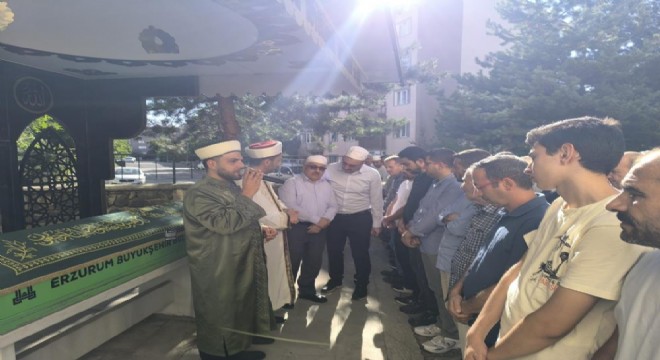 Güzel dualarla uğurlandı