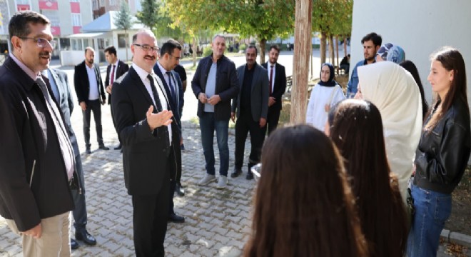 Hacımüftüoğlu öğrencilerle bir araya geldi