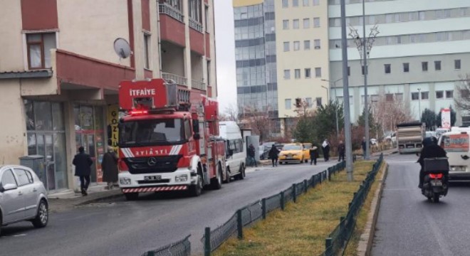 Horasan'da polis can kurtardı