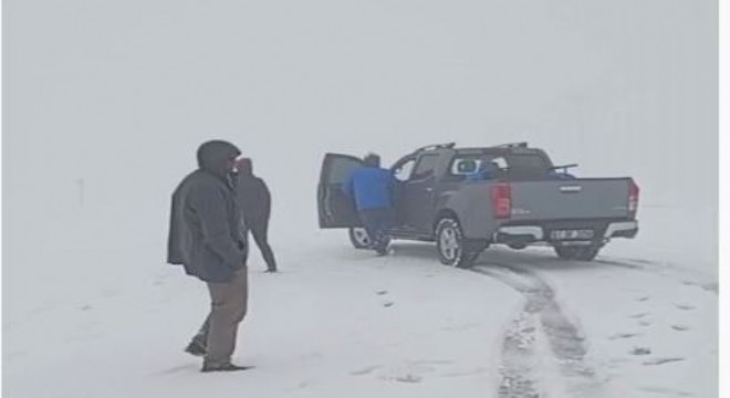 İspir'de temmuz ayında kar sürprizi