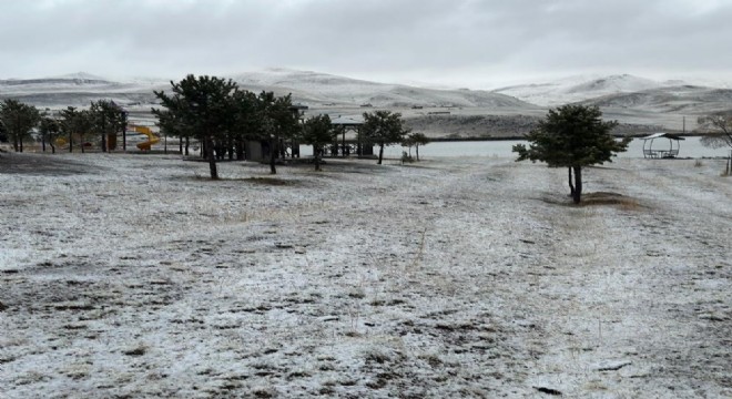 Karayazı beyaza büründü