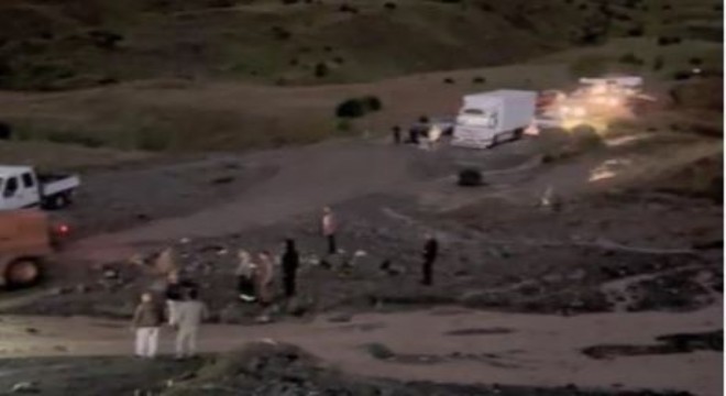 Kars-Kağızman-Ağrı yolunda ulaşıma sel engeli