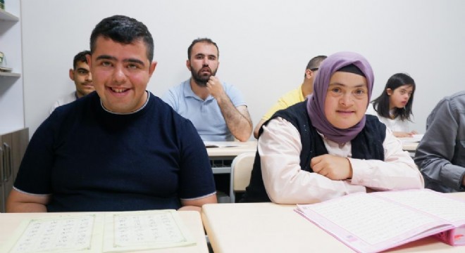 Kur'an-ı Kerim aşkı engel tanımadı