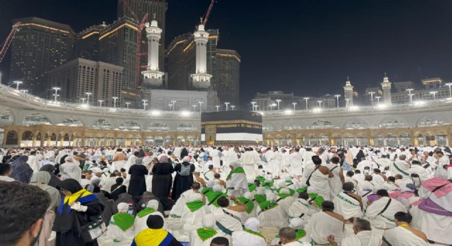 Milyonlarca hacı adayı Kabe'ye kavuştu