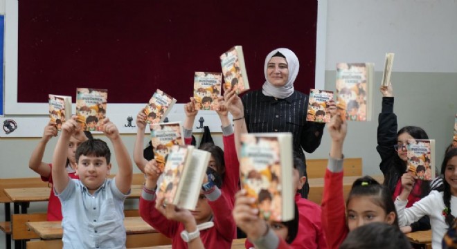 Minik yürekler hem okudu hem yazdı