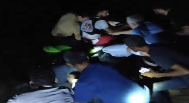 Murat Nehri'nde mahsur kalan 5 kişi kurtarıldı