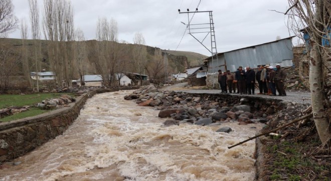 Oltu Dümbüllü Deresi taştı