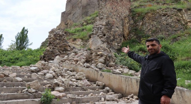 Oltu Kalesi restorasyon bekliyor