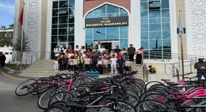 Olur Belediyesi çocukları sevindirdi