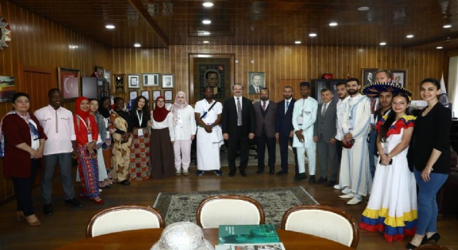 Rektör Hacımüftüoğlu, Yabancı Öğrencileri Ağırladı