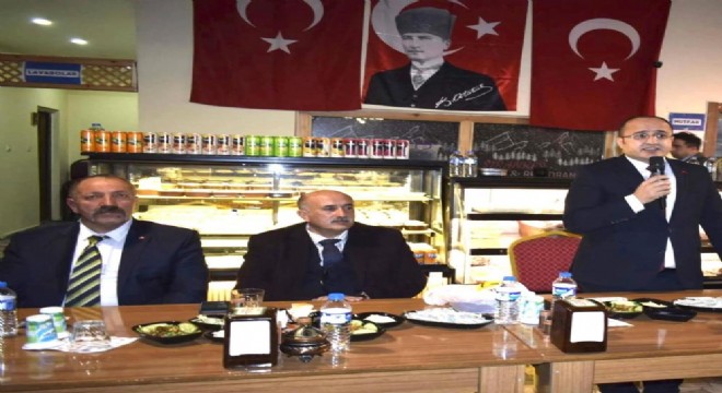 Şenkaya'da muhtarlardan birlik beraberlik etkinliği