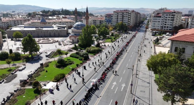 Sivaslı kadınlardan Gazze için 'Sessiz çığlık zinciri'