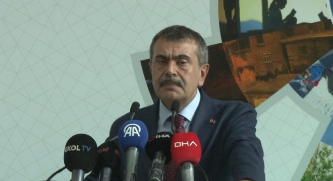 Tekin: 'Müfredatımızın odağında insan var'