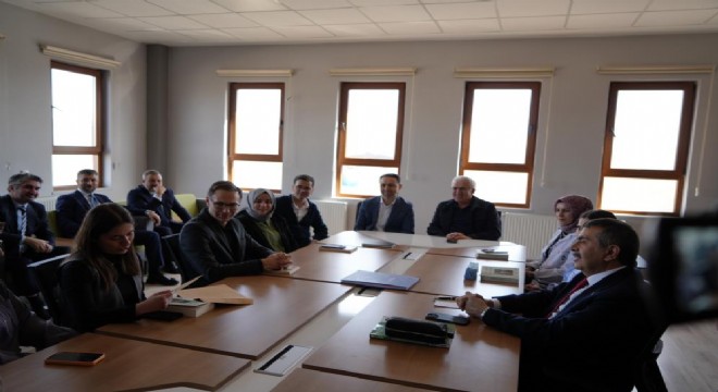 Tekin'den Öğretmenler Odası Buluşması