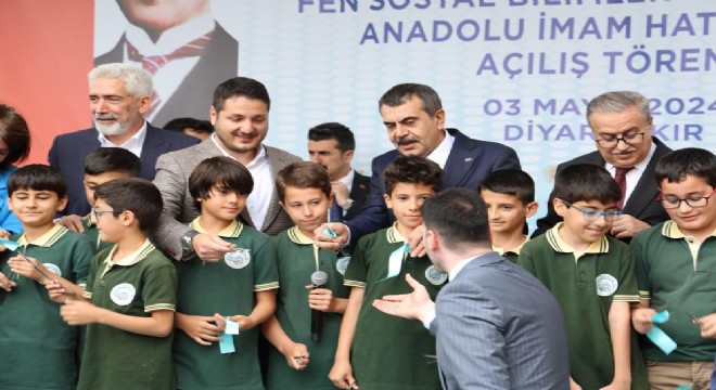 Tekin'den Proje okul değerlendirmesi