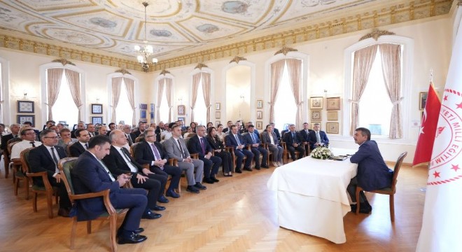 Tekin eğitimcilerle istişare etti