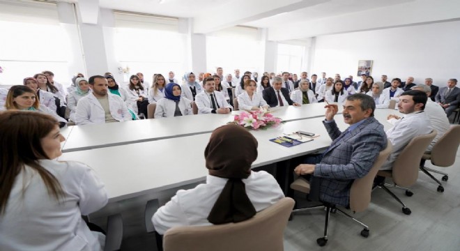 Tekin öğretmen ve öğrencilerle buluştu