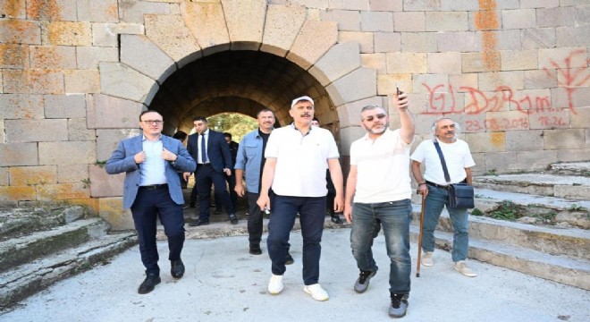 Vali Çiftçi'nin tabya mesaisi