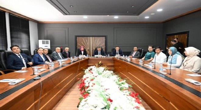 Vali Çiftçi'ye gümrük brifingi verildi