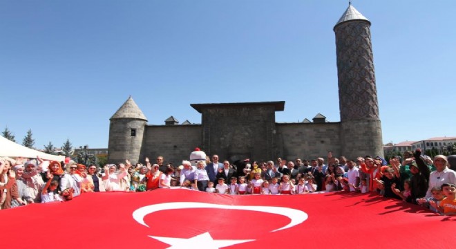 Yakutiye Kent Meydanı'nda Okul öncesi etkinliği